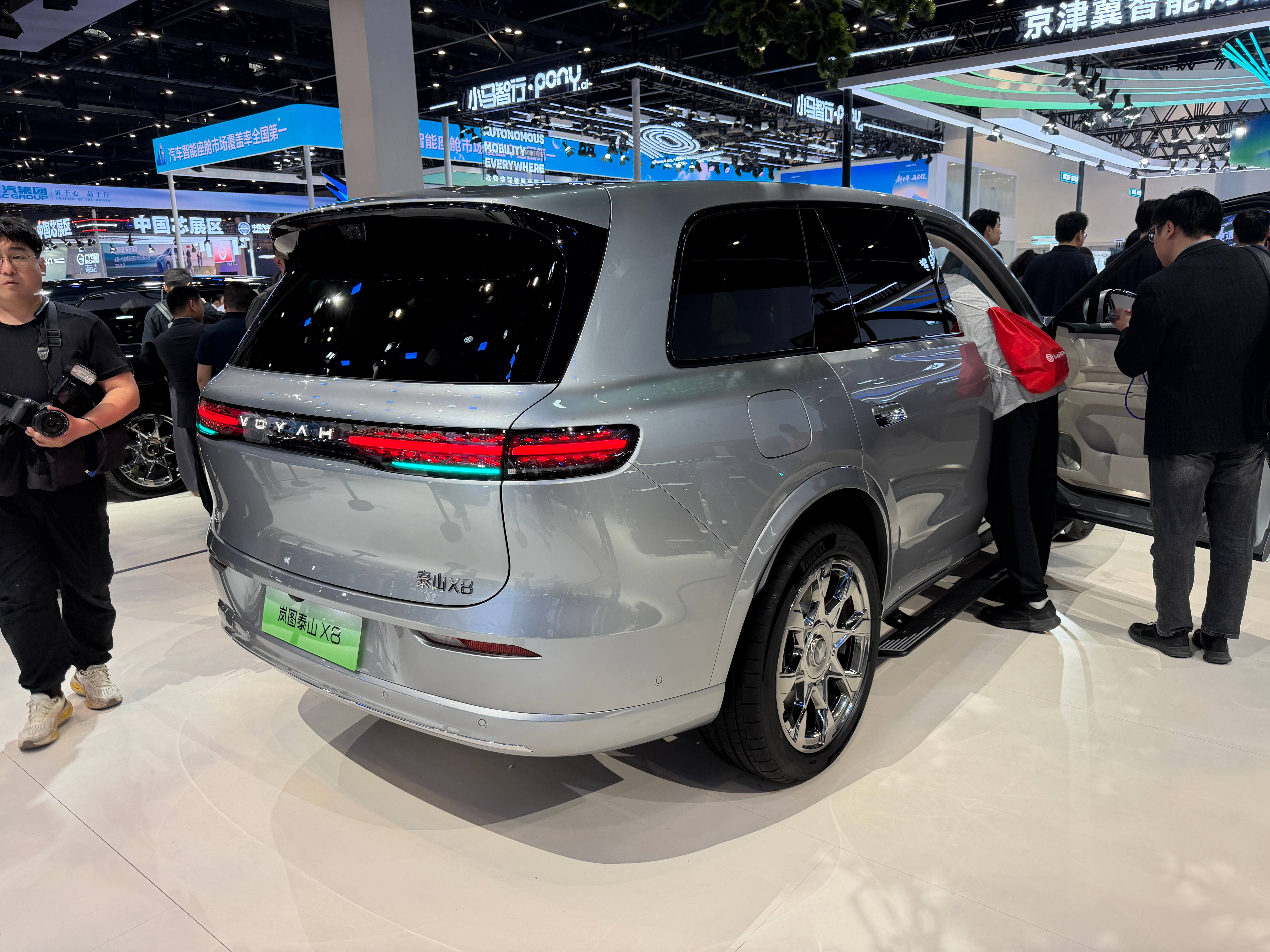 2026北京车展这就是北京车展新车划重点岚图泰山X8在北京车展重磅亮相了！怕你记