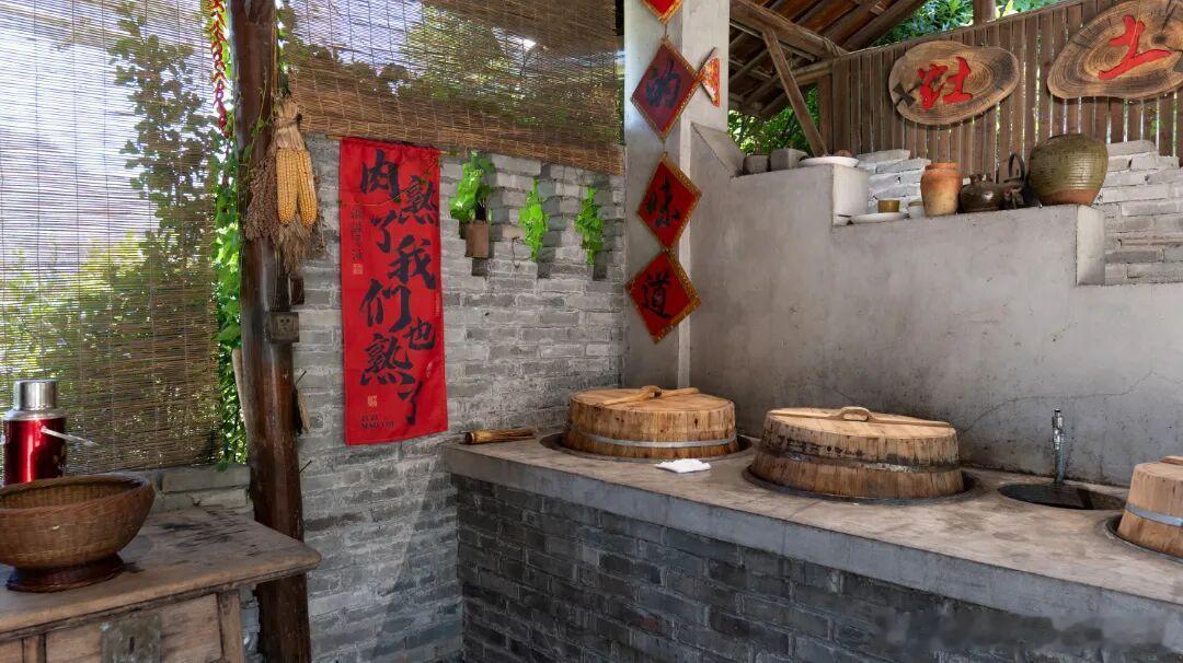 在莲都藏着一家麻雀尚膳馆，这里不仅是区级非遗工坊，更是一座活态的饮食文化博物馆，