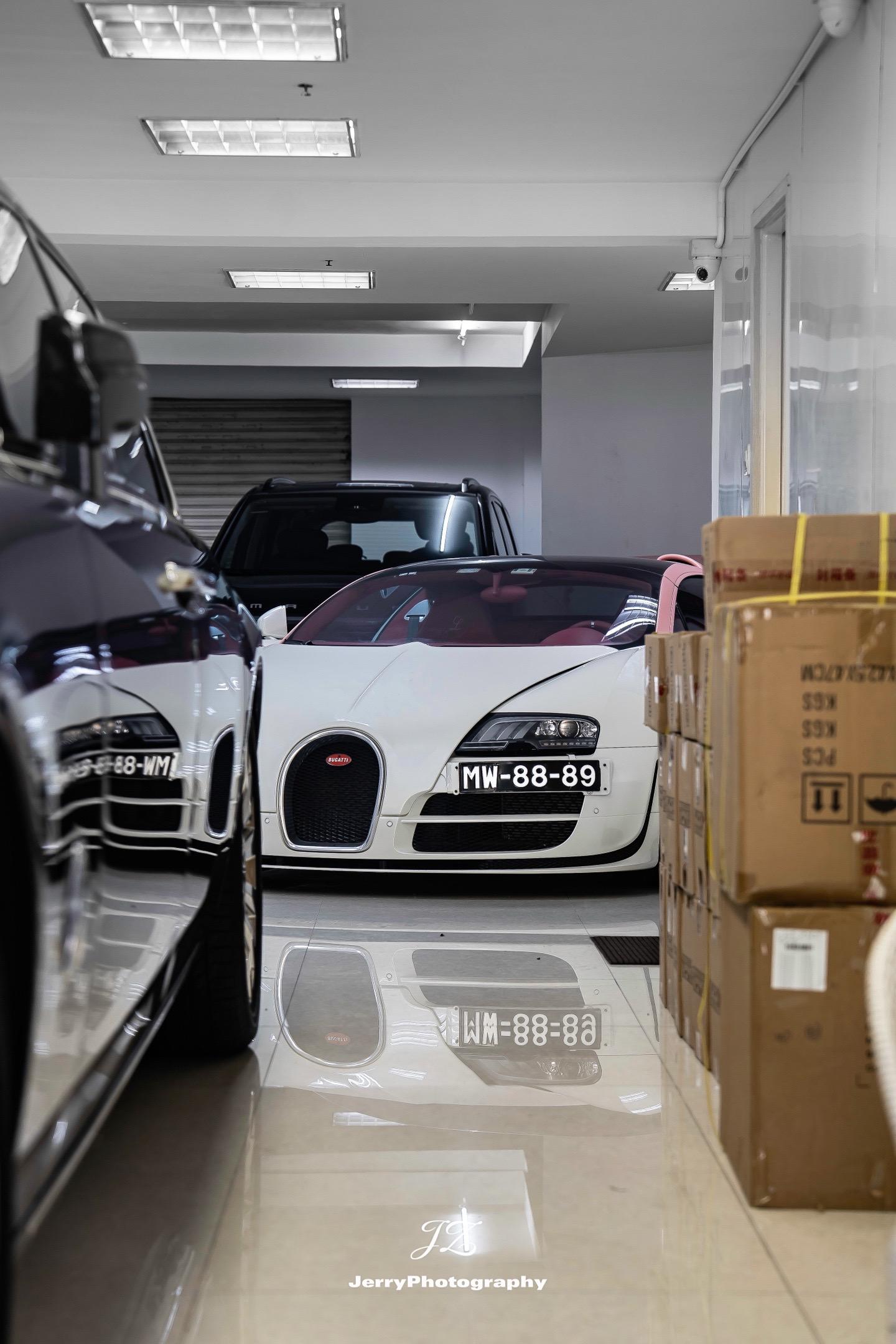 Crystal Edition 1 de 1 450台Veyron里的...