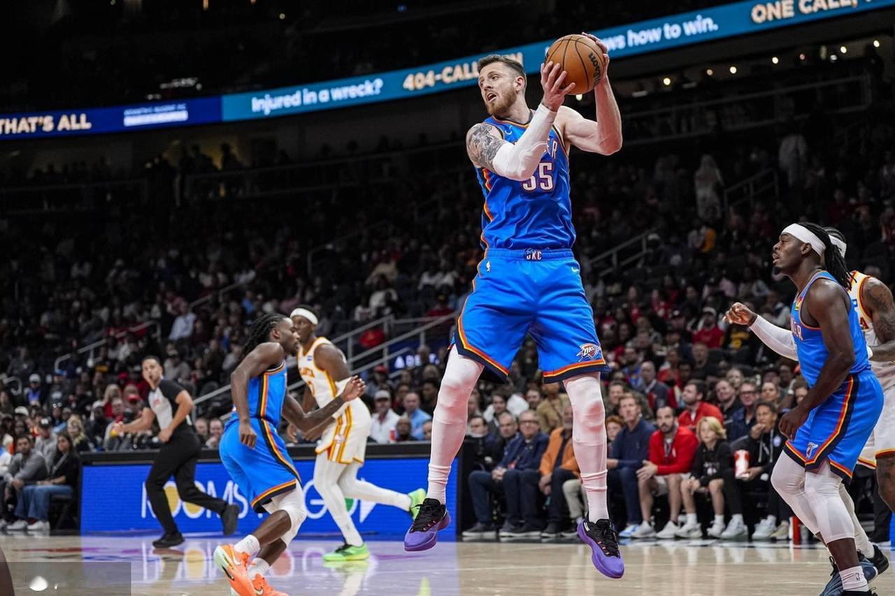 NBA官方公布了最新一期球队实力榜。本期榜单，雷霆队蝉联榜首，勇士队从上周第8一