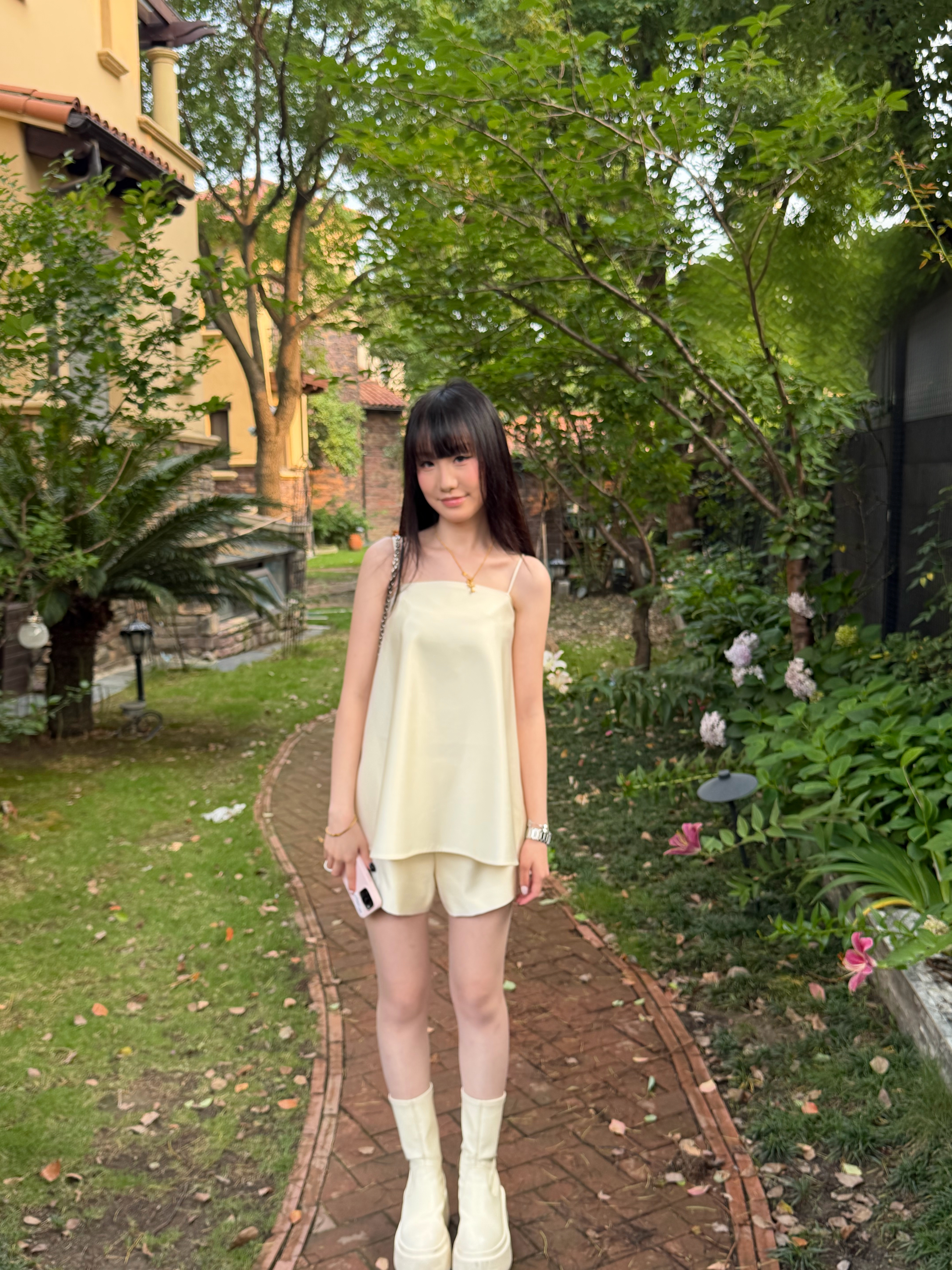 妹妹出发去看法拉利纯电车luce啦～二十一世纪法拉利流量最大的一台车 