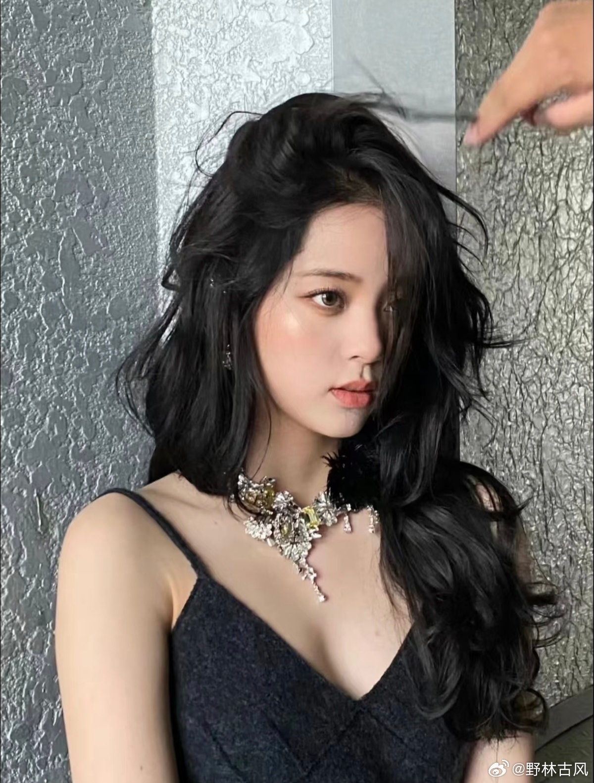 欧阳娜娜 又美又飒 