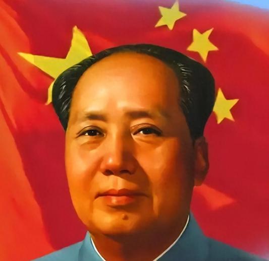 1957年2月初，北京的气温零下15度，毛主席趴在书桌上，已经三天三夜未合眼。