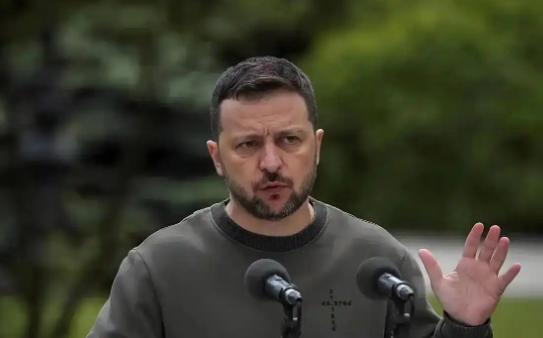 最近以色列硬是顶着乌克兰的反对和欧盟的警告，放行载着俄占区小麦的货轮在海法港卸货