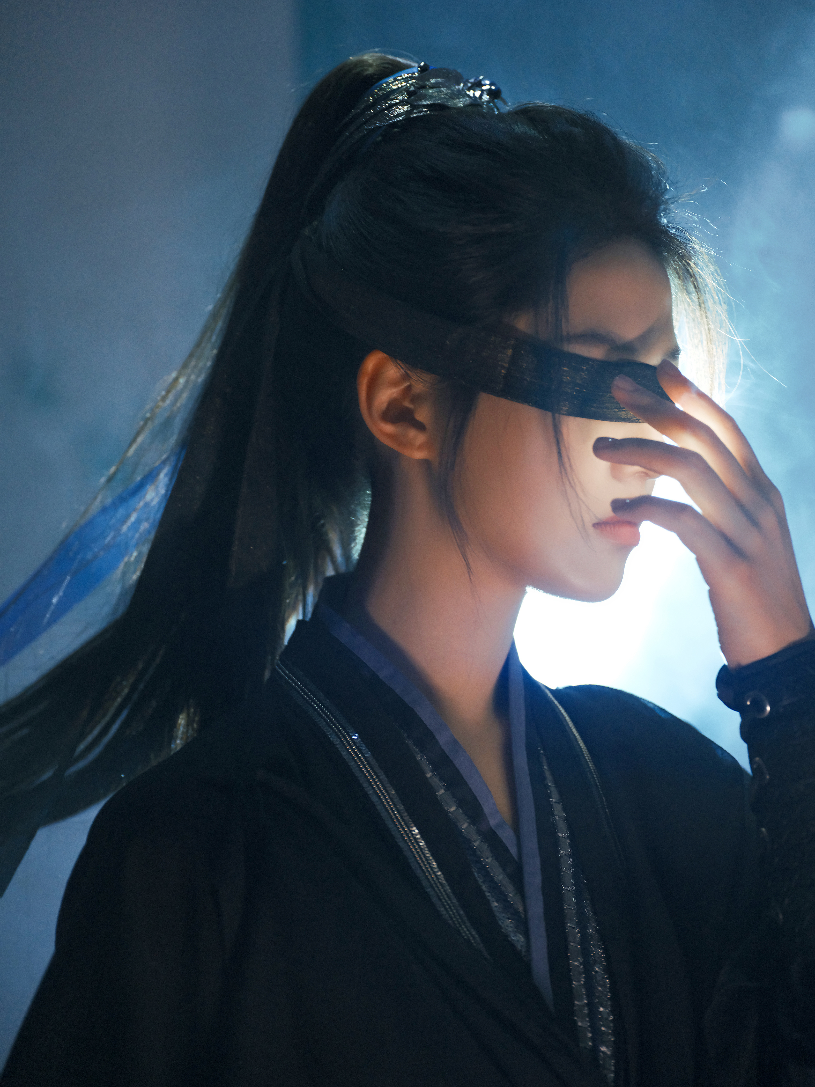 向涵之干脆发下写真网盘链接吧 向涵之这组侠女写真，是从《定风波》里走出来了吧？高