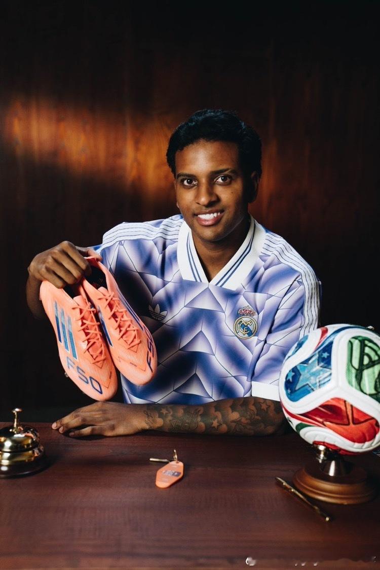 罗德里戈加入了阿迪达斯罗德里戈