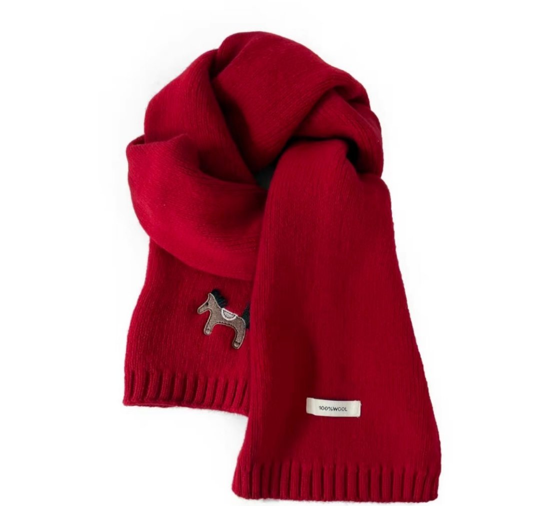 试着用AI助手给我妈买围巾，过程如下。我让她直接说想要什么样的，她就说了句“要红