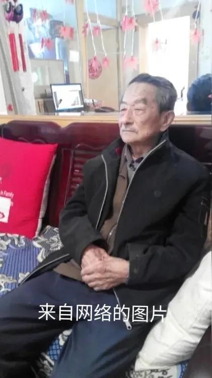90周岁老岳父现在还能做这些个事
前天，他谢拒了女婿陪同，坚持独自步行一公里，去
