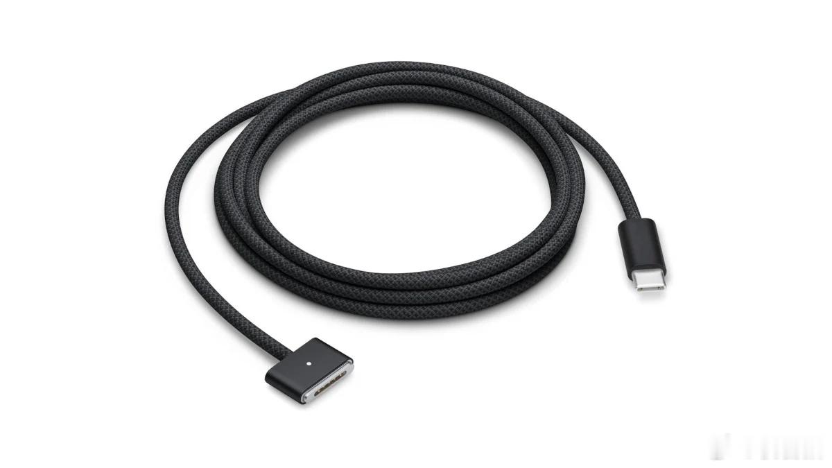 苹果公司宣布，时隔三年半，为其“ USB-C 转 MagSafe 3 数据线”更