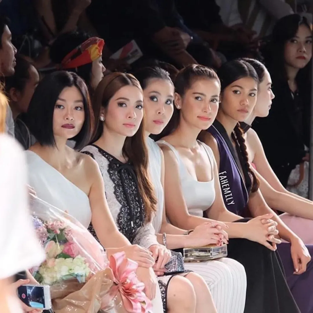 泰娱在回顾2016，让我看到了一张我特别喜欢的，第二张，aff和ann