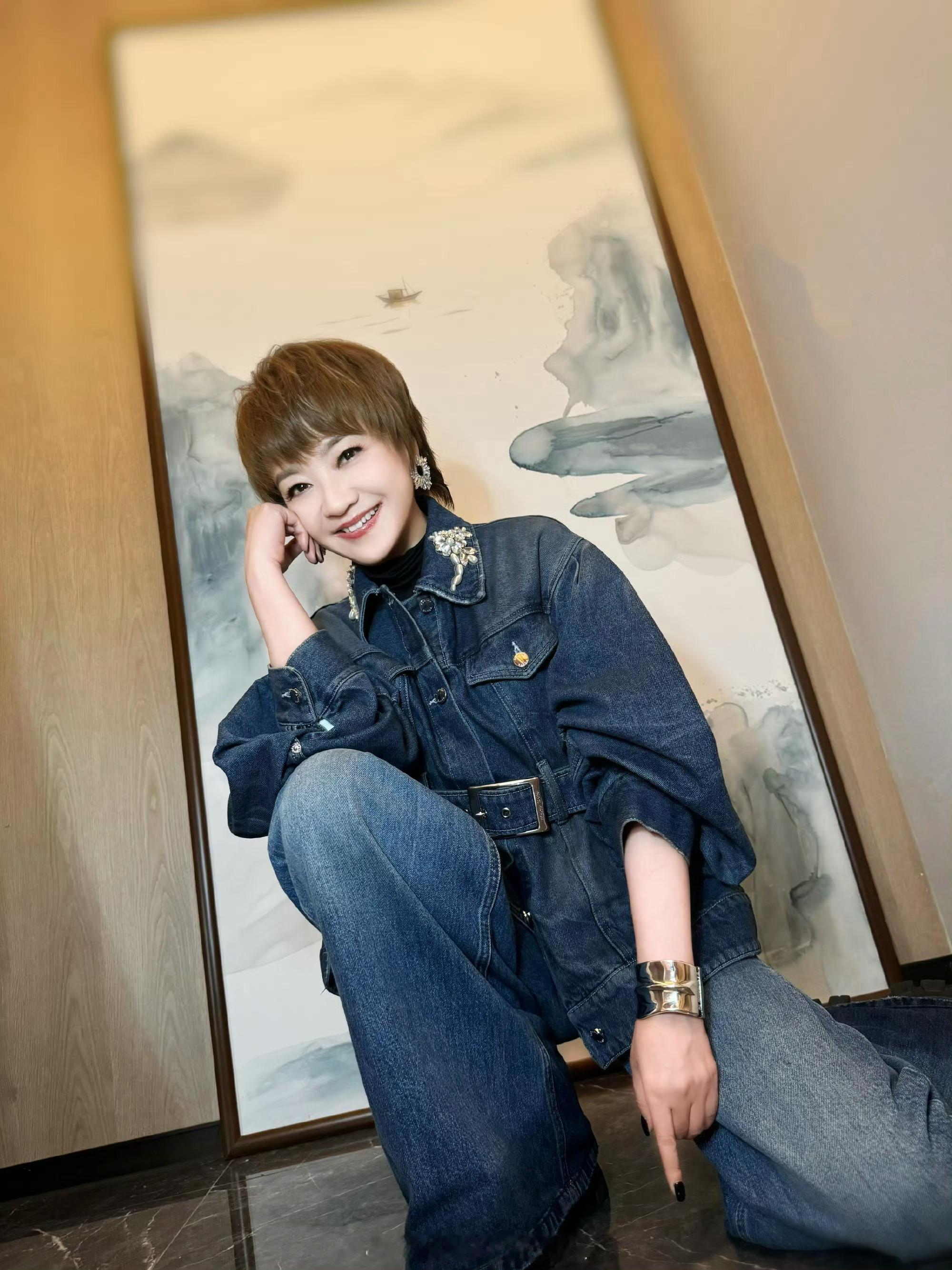 爱你老己在陈慧娴身上具象化从陈慧娴的身上领悟到“爱你老己”的真谛💧这四个字在她