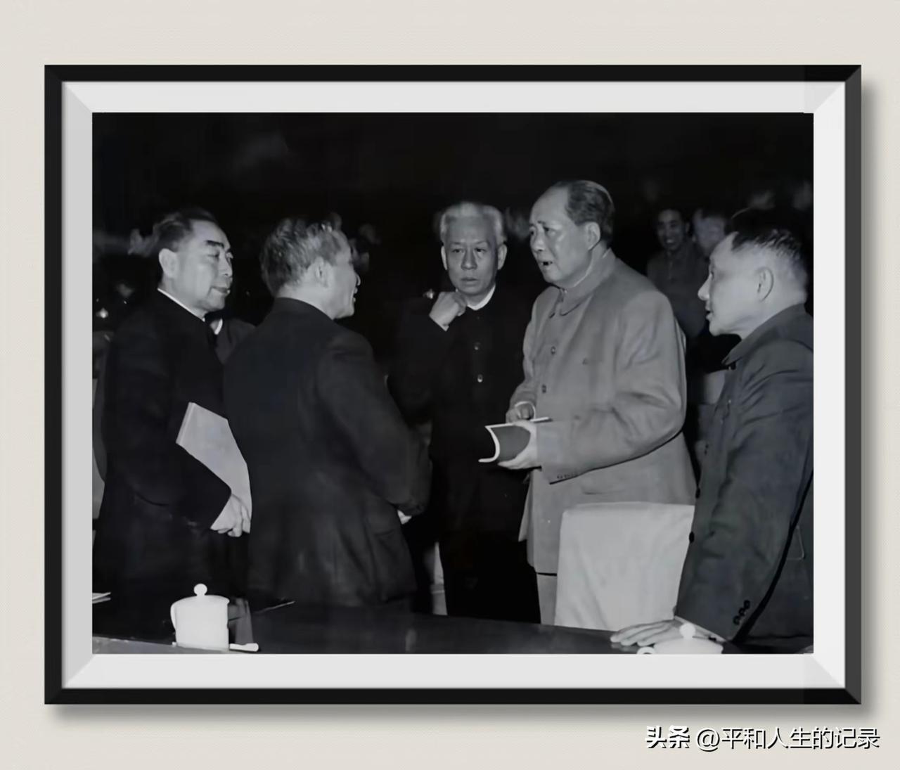 毛主席的忠诚卫士，勤劳为民，廉洁自律，两袖清风始终保持劳动人民本色的好干部英名长