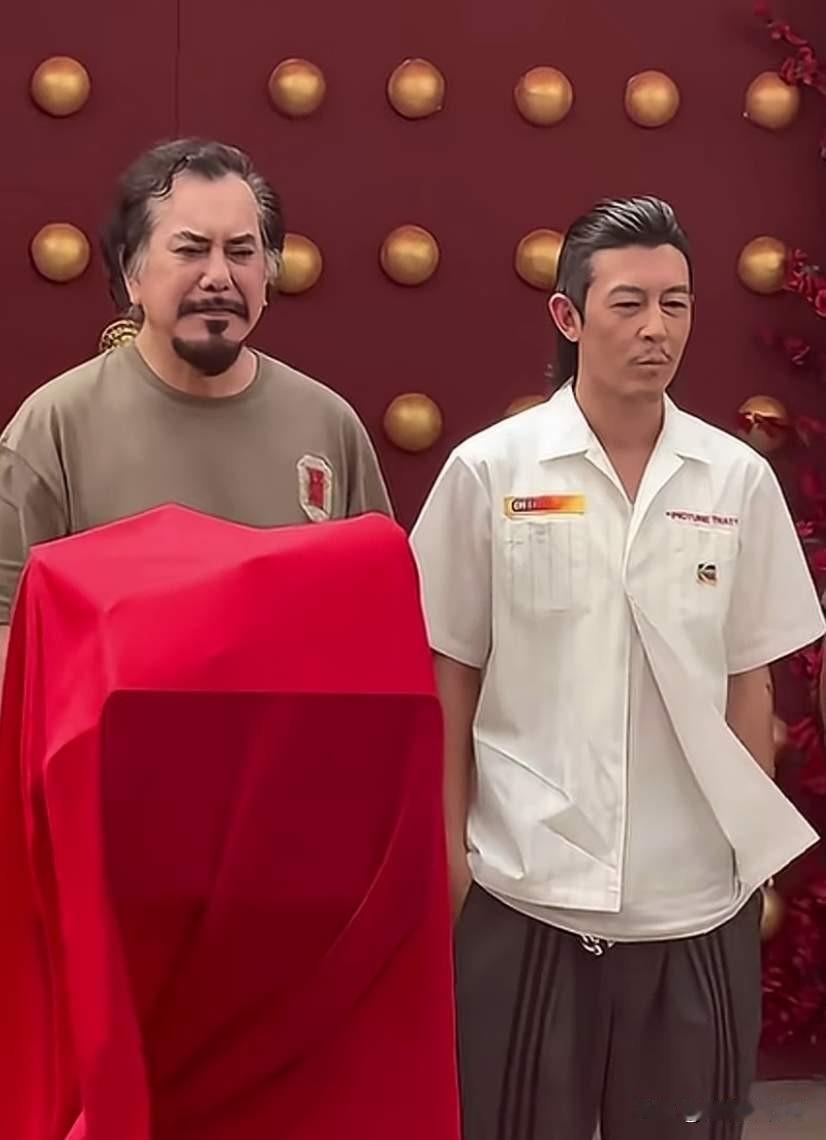 这两人要合作拍电影，搞笑呢，拍给谁看啊，两人好像都被限制了，难道拍给外国人看吗。