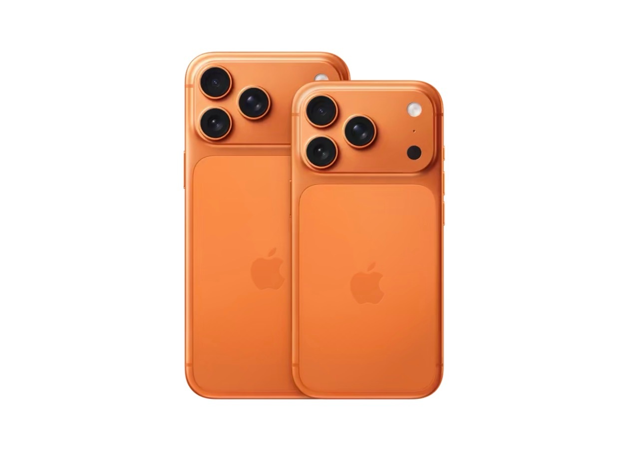 当时iPhone17 Pro 发布的时候都说这个配色最丑，结果这个配色卖的最好，
