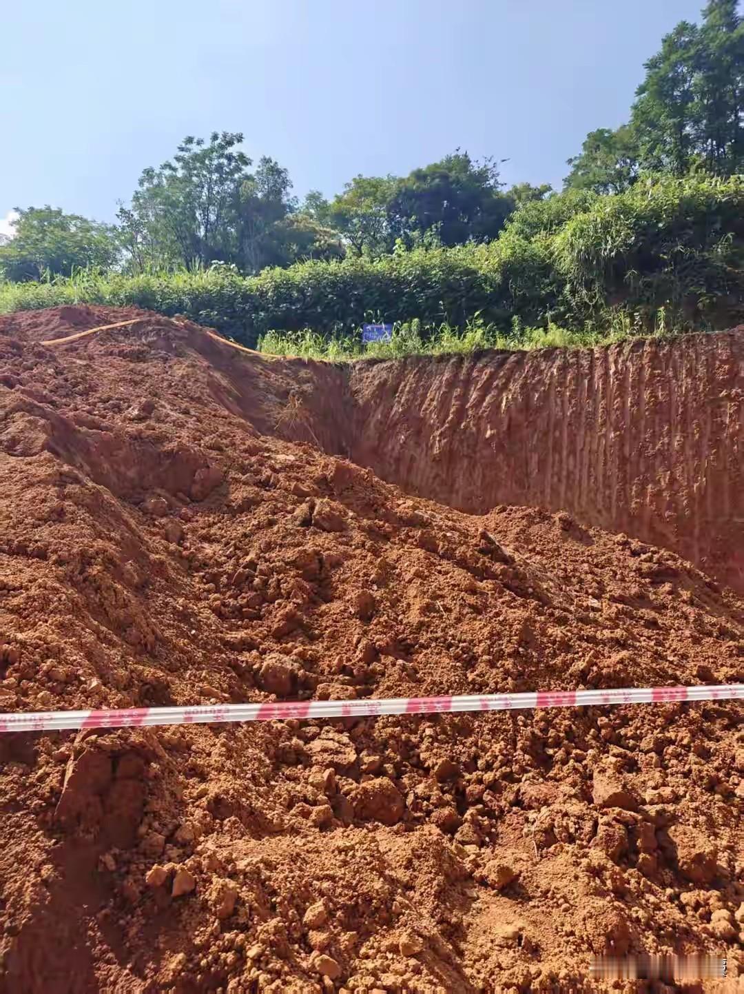 湖南娄底，一村民房屋地处地质灾害不稳定的斜坡，省里给予扶持，让村民先行加固修缮，