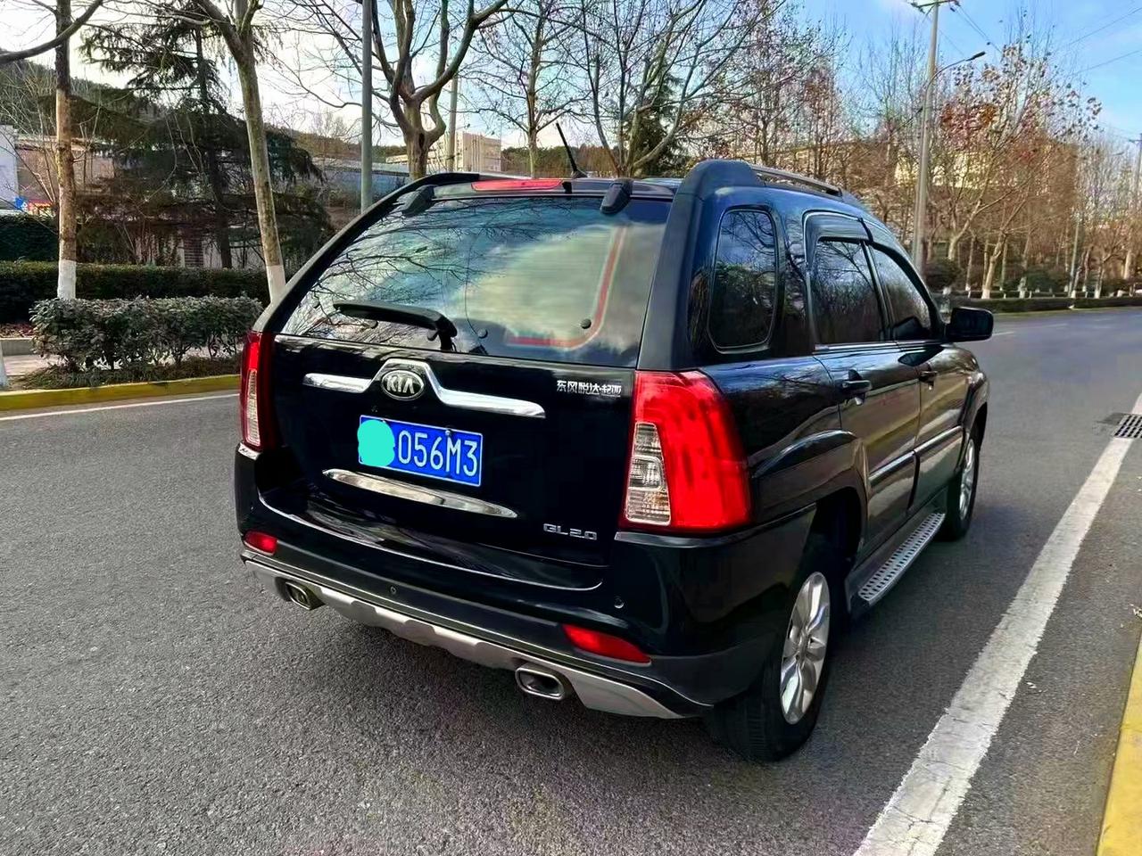 起亚狮跑。起亚狮铂拓界的祖宗级车型，很可惜一台好车却没有得到传承。这台车还是相当