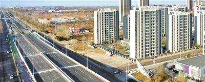 【天津这一立交工程主体完工】近日，铁东路上跨龙门东道立交工程主桥完工，具备通车条