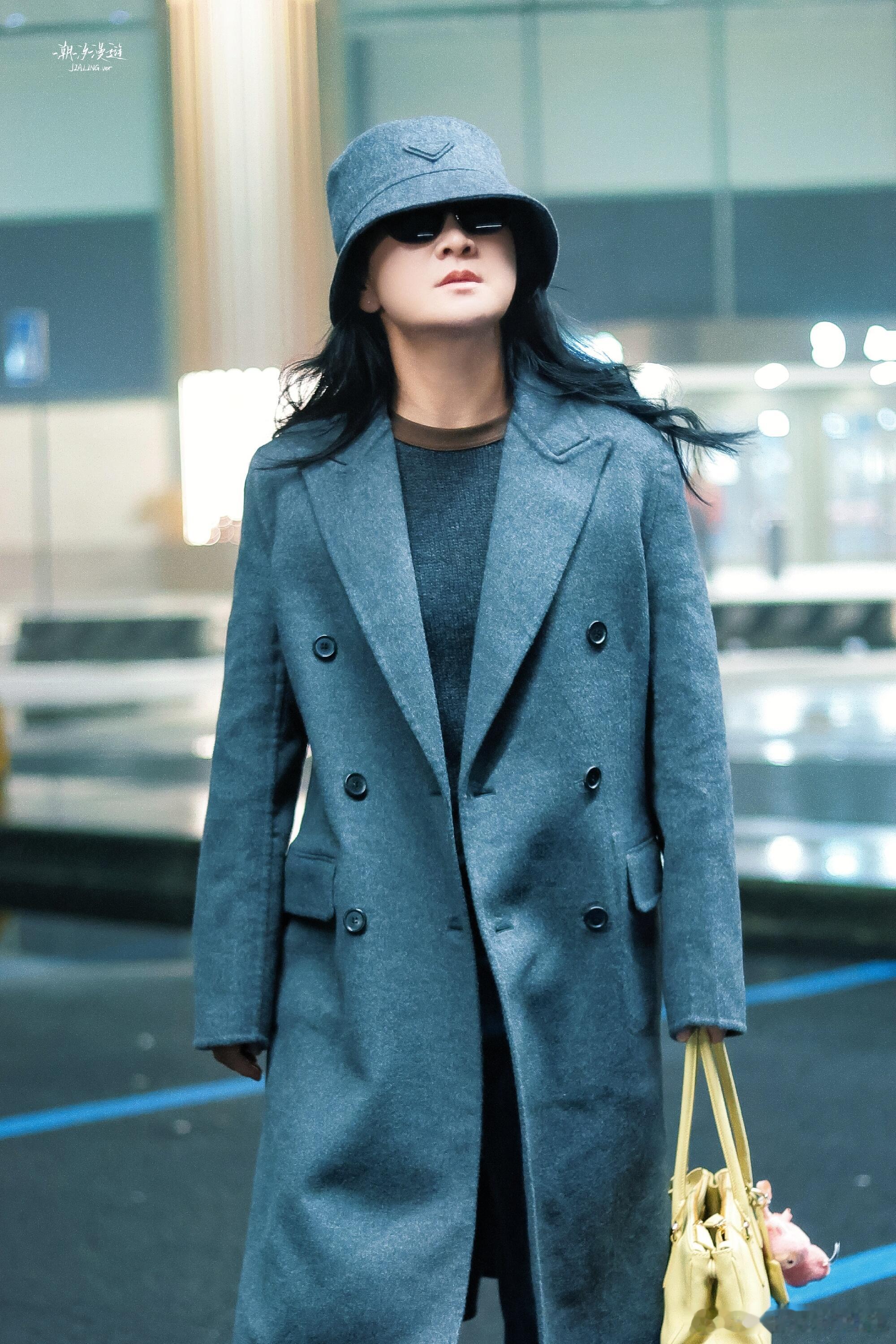 贾玲出发时装周即将参加Prada米兰时装周，好久不见啦！     男装周米兰男装