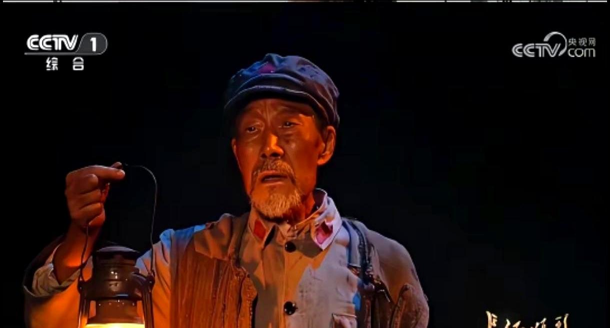 我越来越觉得，李雪健坚持拍戏，真不是为了钱，也不是为了露脸，而是心里放不下这份热