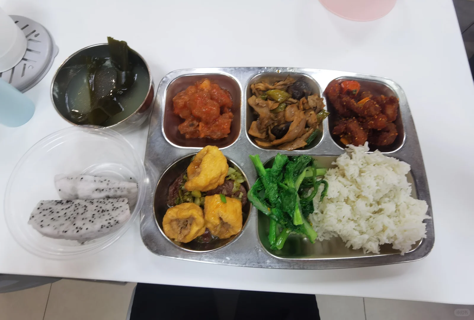 单位食堂午餐