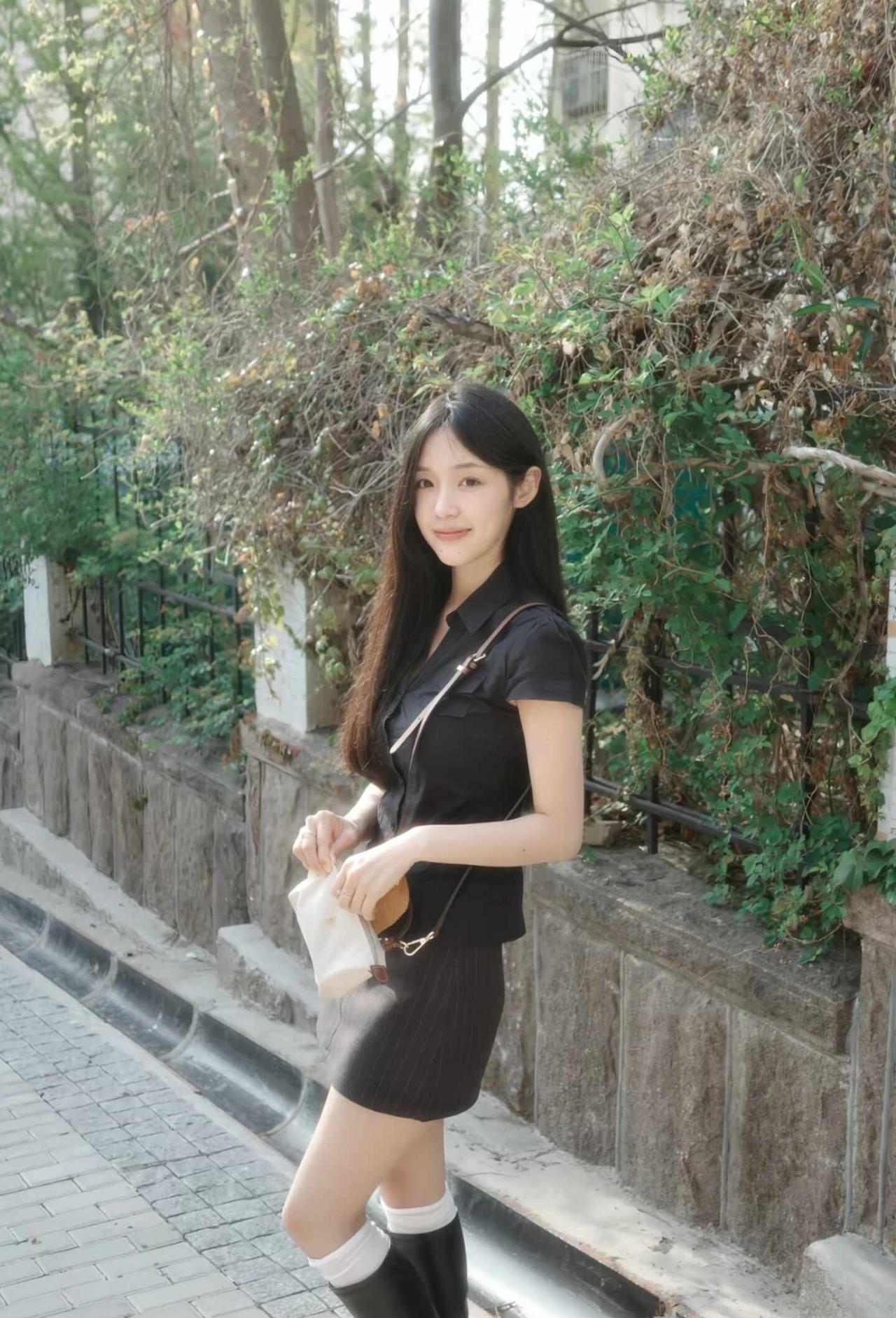广州本地向导168/48
漫步在羊城街巷，看尽繁华，常遍人间烟火，往后平淡朝夕，