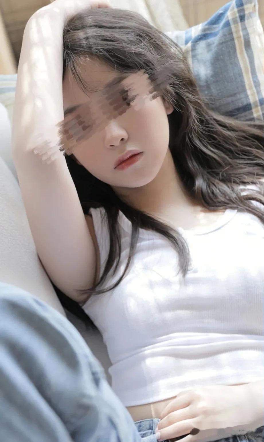 昆明母女双双坠楼身亡，又一起单亲家庭的悲剧！

她是21岁的大学生，母亲自以为很