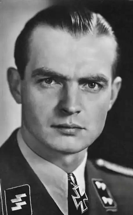 1944年，马克斯·温舍被盟军俘虏。令人意外的是，这位身高1米88的英俊军官因其