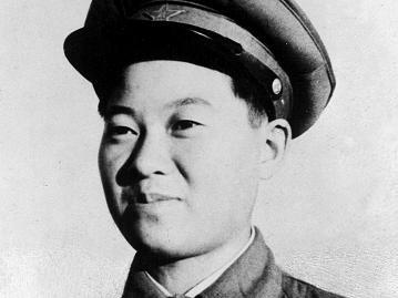 14岁少女为报国隐瞒性别参军，5年从不脱衣睡觉，生理期流血拼杀，白刃战连斩3敌，