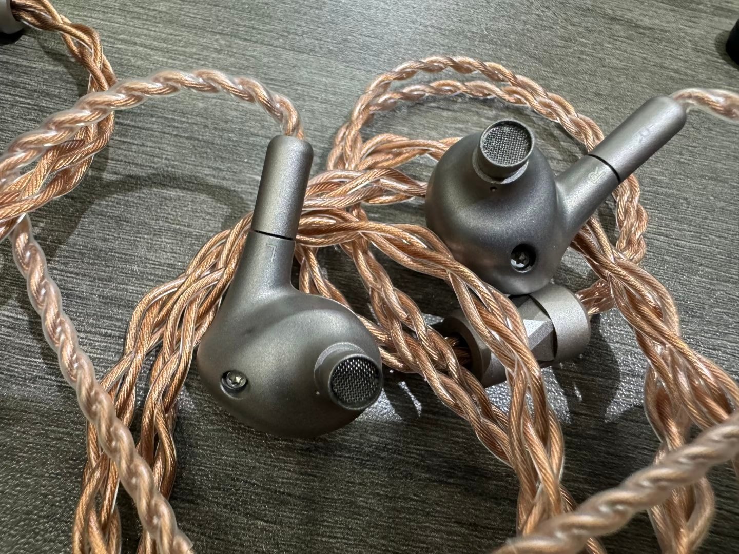 有线耳机爆火原因 我只在三种情况下用有线，一是开电话会议，二是录音，三是笔记本和