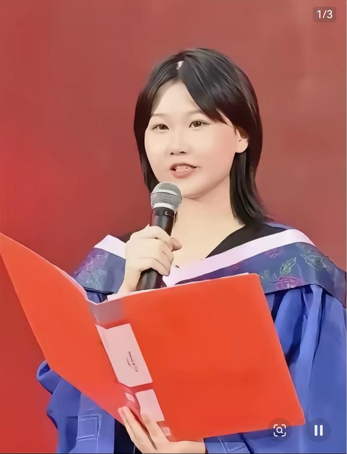 太佩服了！
24岁女教师刘巧，
考研成功当天入院体检，查出

肺部有约5厘米阴影