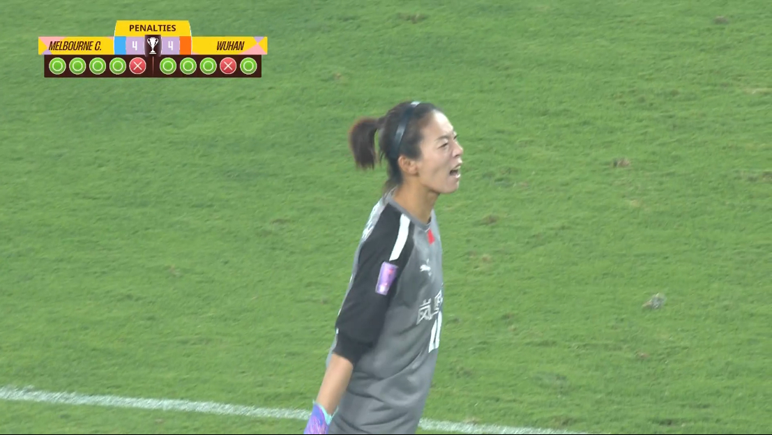 拯救球队！点球大战第五轮 #陈晨扑点# ！！！这次是真扑了！#女足亚冠决赛# ​