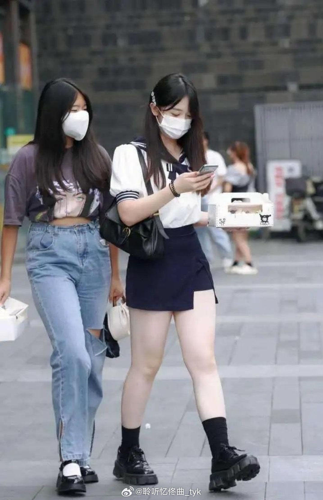 这种微胖型的女生应该是所有男生的最爱吧 