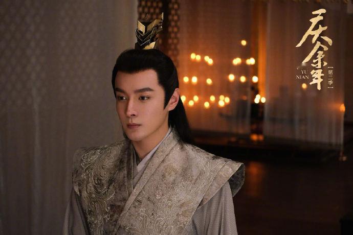 #张昊唯报警# 要不是看到热搜，我还真不知道张昊唯是谁，查了一下，原来是《庆余年