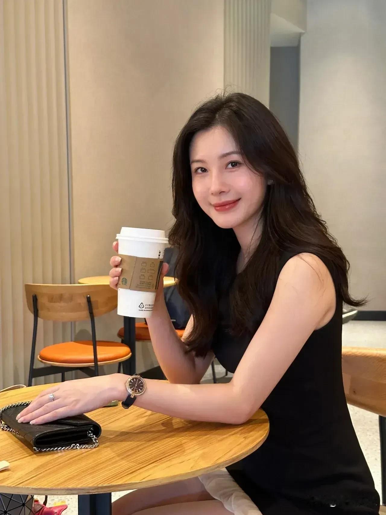 既然无处可逃，不如喜悦
既然没有净土，不如静心
既然没有如愿，不如释然[太阳]