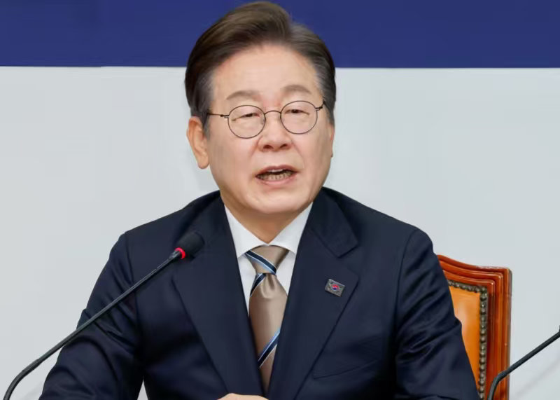 李在明说不能把中国拒之门外李在明总统那句“不能把中国拒之门外”，说得非常直白，也