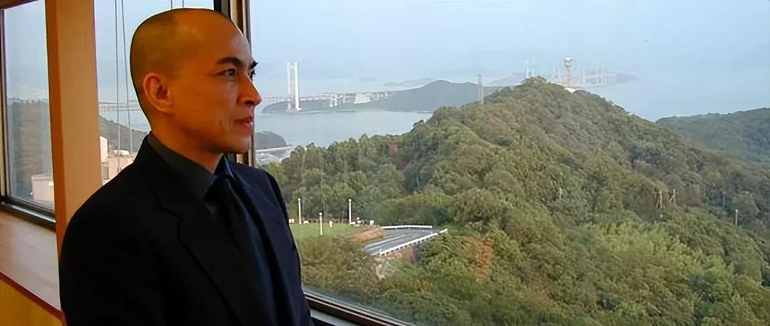 今天在一个柬埔寨中文网站看到一篇网友写西哈莫尼国王的文章，说他在2005年见过西