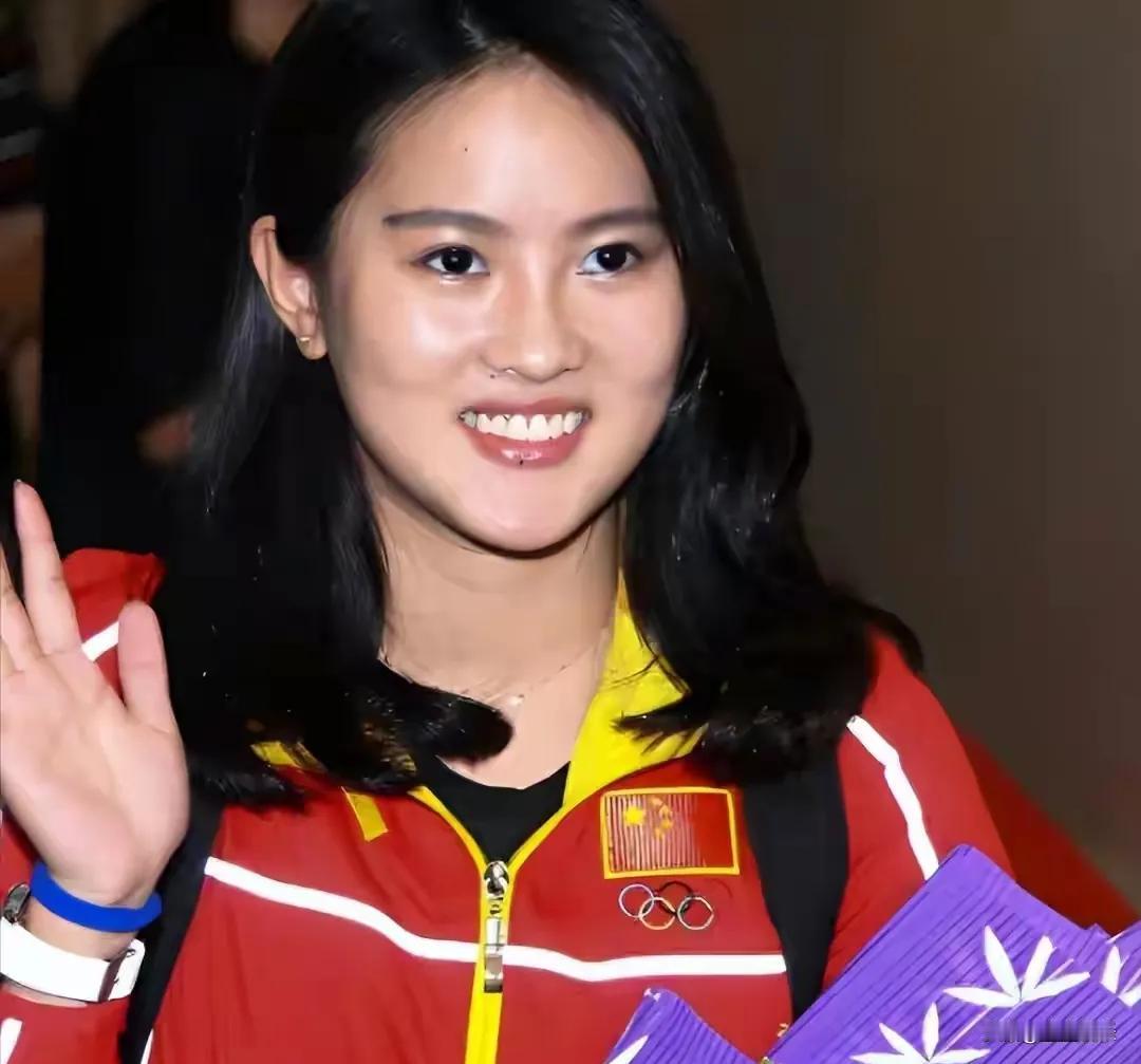 近日，奥运冠军陈若琳的绯闻再度引发关注，所谓“放着霍启山不选，偏爱杨旭文”的传闻