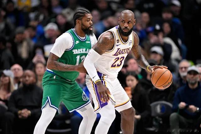 ESPN预测明日独行侠vs湖人胜率: 独行侠41.1％，湖人58.9％，比赛时间