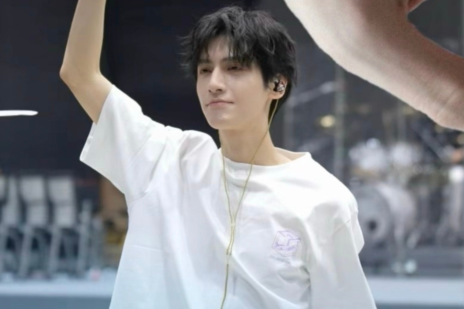 啊啊啊啊啊，怎么会有如此萌的小可爱罗云熙新专辑小小的我Forevermark永恒