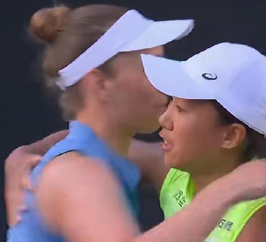 张帅，定海神针，一锤定音！

刚刚结束澳网女双第二轮，张帅/梅尔滕斯以7-5， 