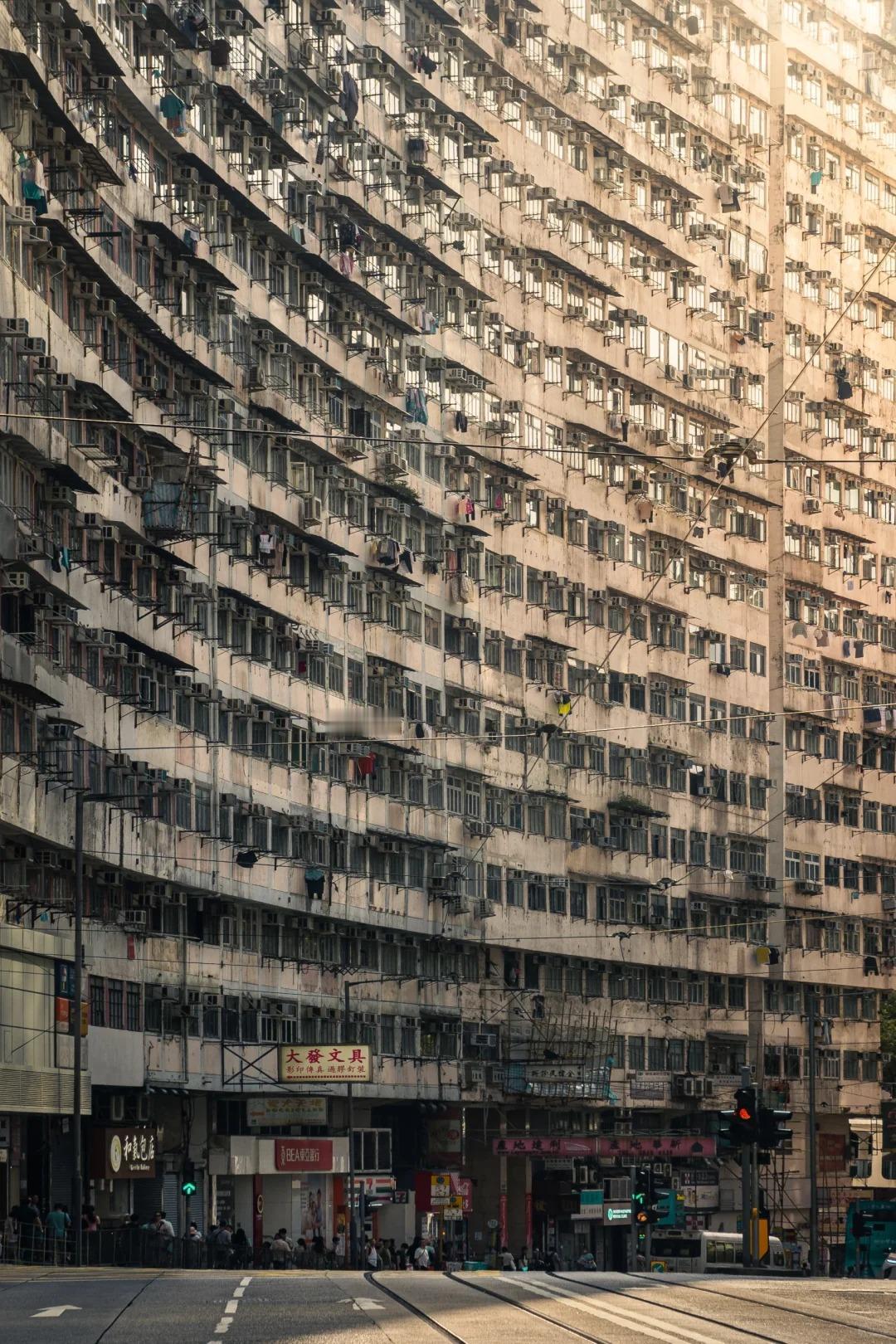 住在密集程度如何高的公寓楼里，是什么感觉，会不会太压抑