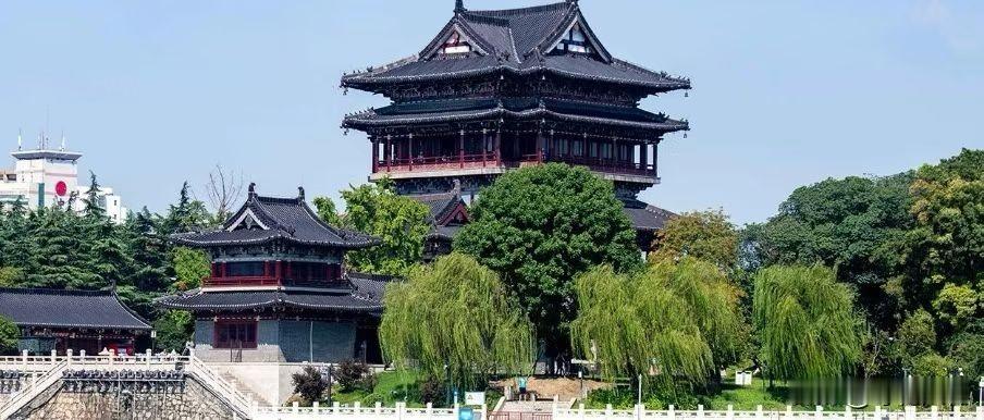 “含真饼子”这个名字听起来颇有些仙风道骨，像是道家典籍里的灵丹妙药。但揭开这层雅