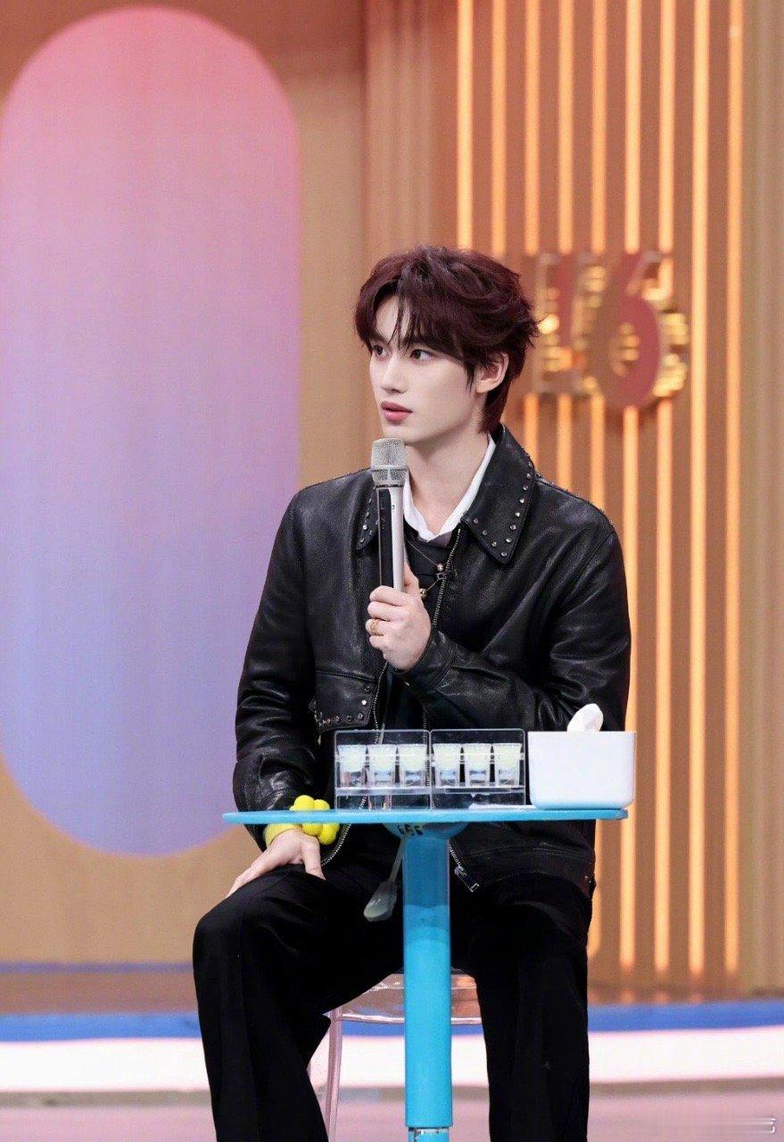 丁程鑫把栀子花开说成晴天丁程鑫这次加感情了你好星期六 丁程鑫这段直接封神！在《你