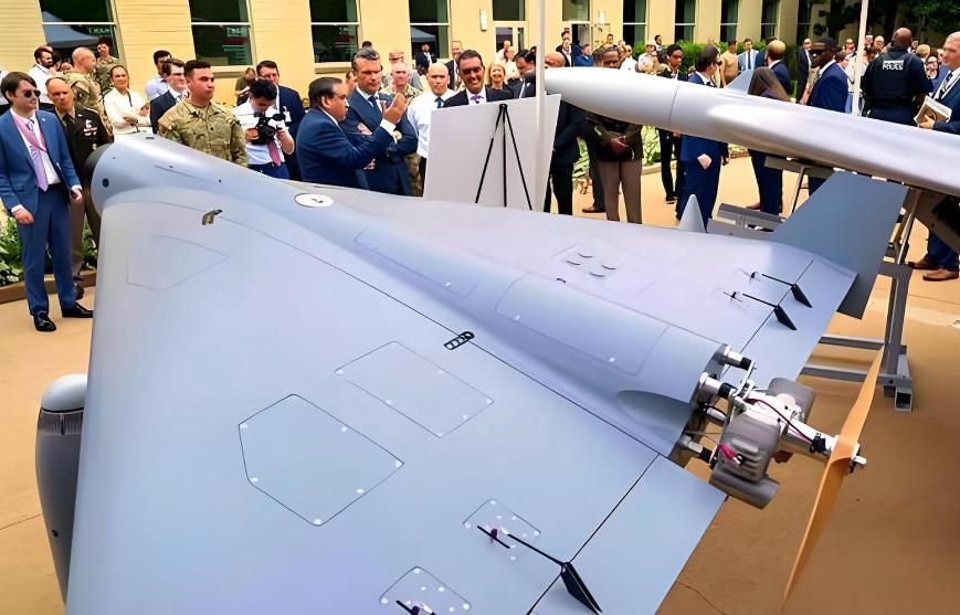 美国仿版伊朗小摩托亮相，性能、价格都有亮点