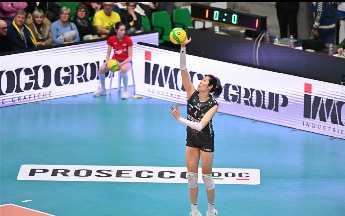 朱婷7天内出战3场比赛，狂砍61分！

作为中国女排的骄傲，效力于意大利科内利亚