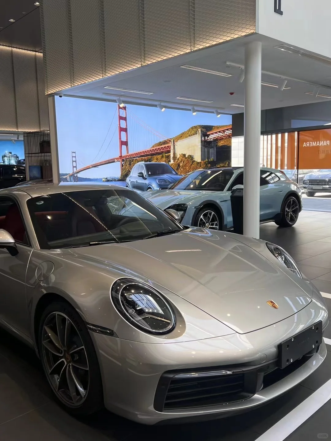 准新911GT银今年5月上牌5000km