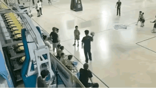 看到了吗，年龄最小的球员挺不错的。