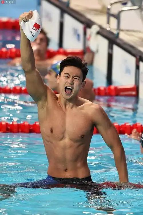 说实话，运动员还是不能太帅了，太帅了的有点成绩就开始不务正业，尽想着去参加一些娱