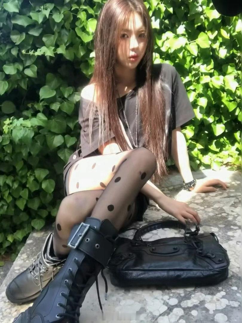 杨超越 