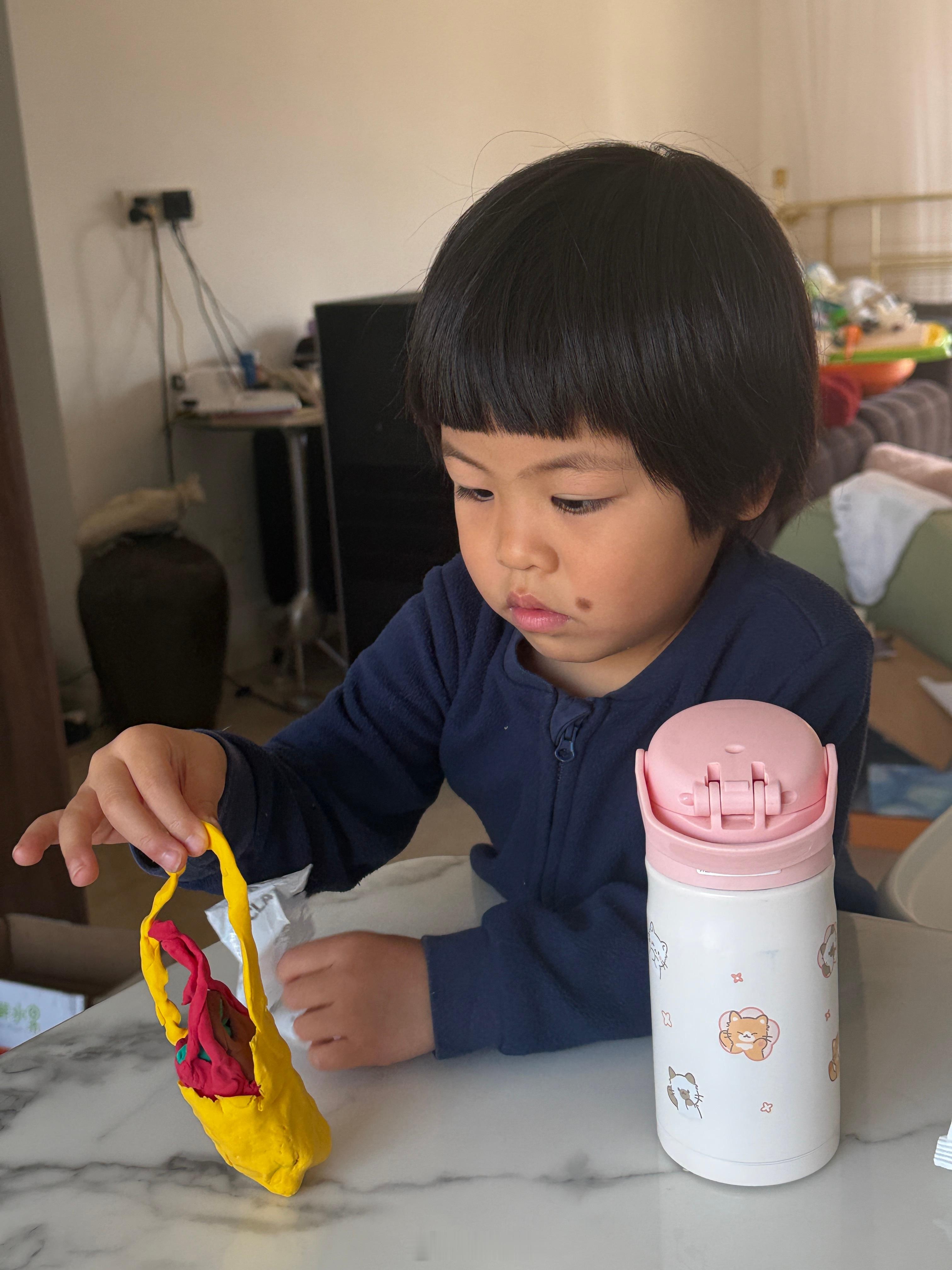 压压手工作品：花篮一家子就这样了